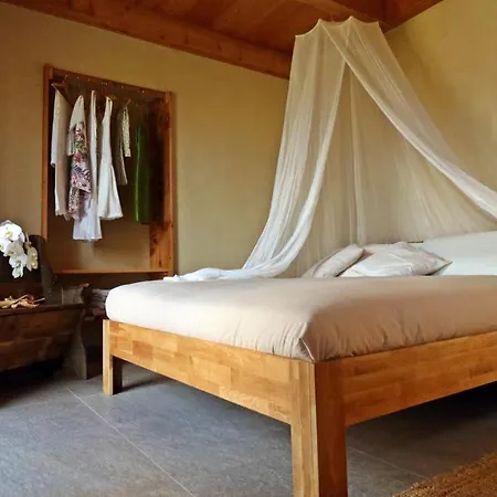 Una Casa Tra Gli Alberi Panzió *